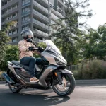 kymco downtown gt 350i abs tcs un scuter modern puternic echipat cu dotari de top